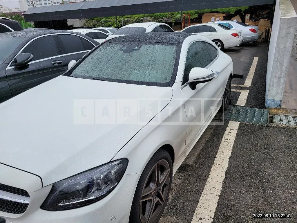 Photo 2 of 32: 2022 Mercedes-Benz C 200, VIN W1KWJ8AB1NG105057 — Korean insurance auction