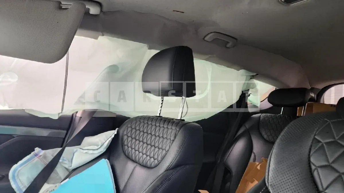 Photo 2 of 39: 2018 Hyundai Santa Fe TM, VIN KMHS281BBKU035678 — Korean insurance auction