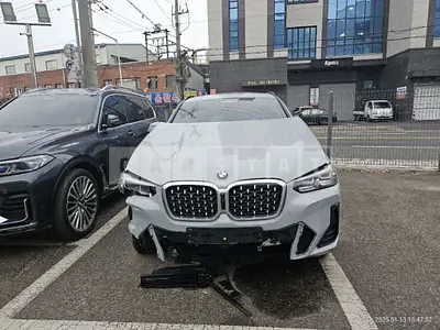 Photo 1 of 30: 2024 BMW X4 xDrive20i — Korean insurance auction
