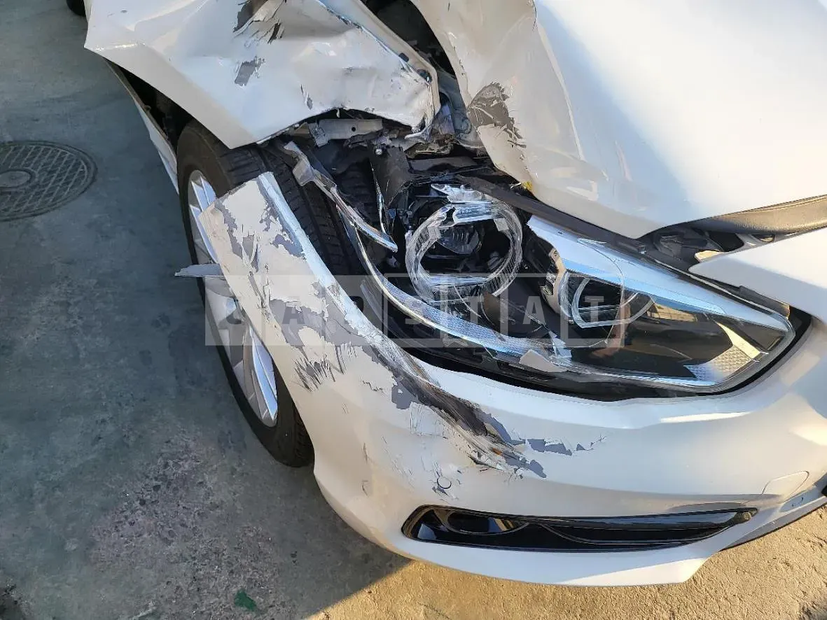 Photo 2 of 28: 2015 BMW 118d, VIN WBA1S5105G5A77180 — Korean insurance auction
