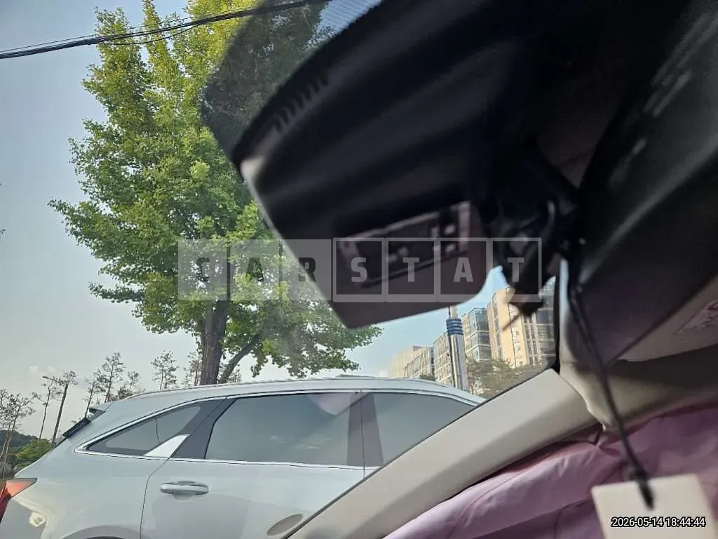 Photo 2 of 25: 2021 Kia K5 — Korean insurance auction