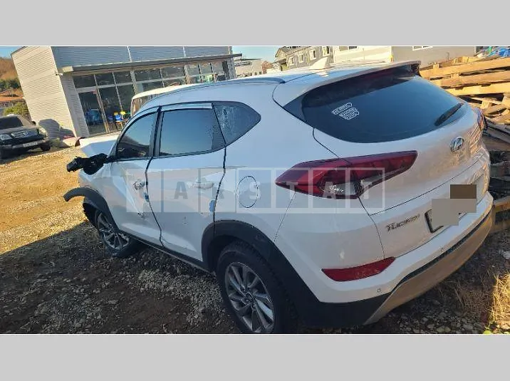 Photo 2 of 5: 2018 Hyundai Tucson TL — Korean insurance auction