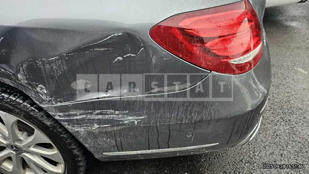 Photo 2 of 11: 2019 Mercedes-Benz E220 d 4Matic — Korean insurance auction
