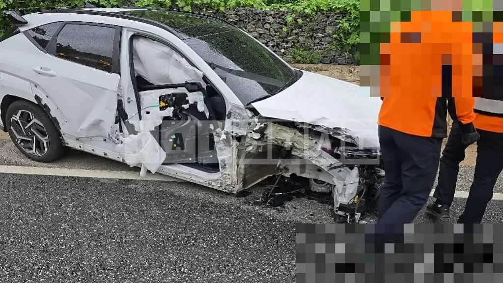 Photo 2 of 8: 2025 Hyundai Kona Hybrid — Korean insurance auction