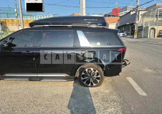 Photo 2 of 11: 2021 Kia Carnival — Korean insurance auction