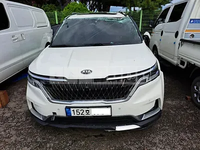 Photo 1 of 43: 2020 Kia Carnival, VIN KNANE81BBMS010172 — Korean insurance auction