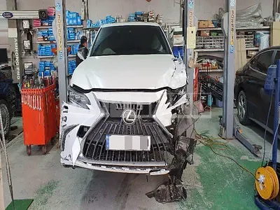 Photo 1 of 33: 2024 Lexus ES300h — Korean insurance auction