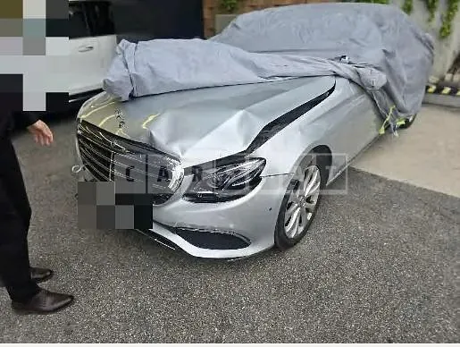 Photo 2 of 18: 2016 Mercedes-Benz E220 d — Korean insurance auction