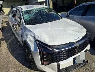 Photo 1 of 38: 2024 Kia Sportage Hybrid — Korean insurance auction