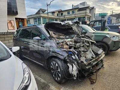 Photo 1 of 14: 2022 Kia Carnival — Korean insurance auction