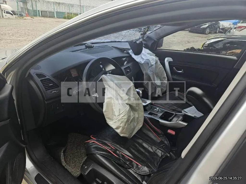 Photo 2 of 13: 2015 BMW 520d xDrive — Korean insurance auction