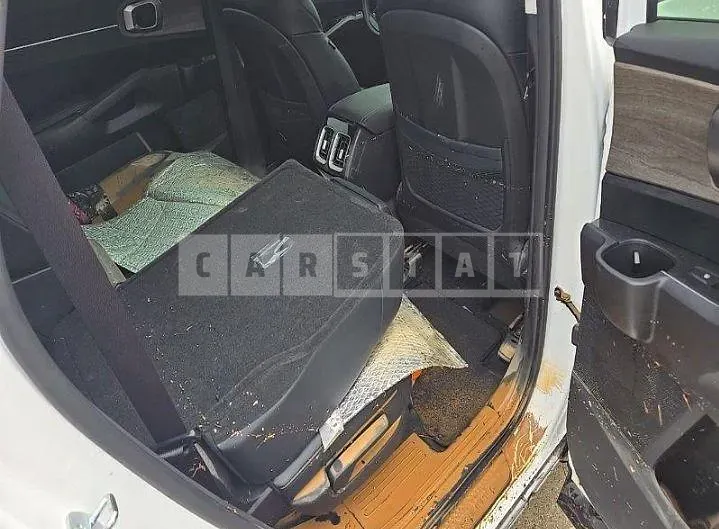 Photo 2 of 12: 2023 Kia Sorento — Korean insurance auction