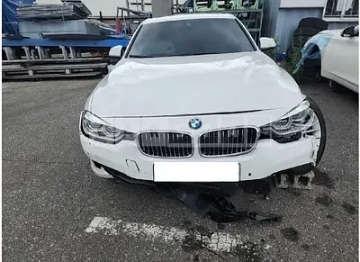 Photo 1 of 20: 2017 BMW 320i — Korean insurance auction