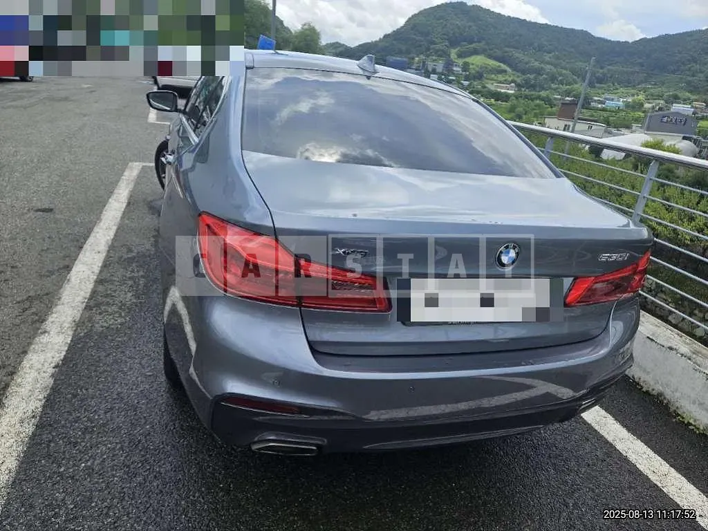 Photo 2 of 21: 2018 BMW 530i xDrive — Korean insurance auction