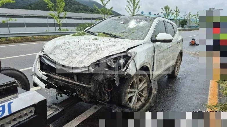 Photo 2 of 11: 2015 Hyundai Santa Fe DM 2.0 — Korean insurance auction