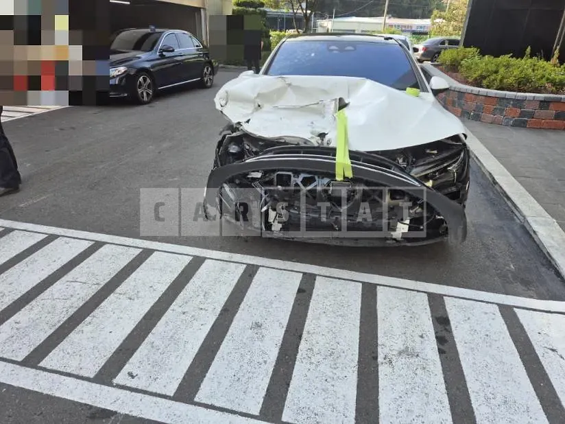 Photo 2 of 27: 2022 Mercedes-Benz EQE350 + — Korean insurance auction