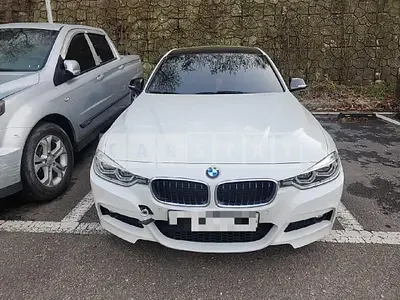 Photo 1 of 10: 2017 BMW 320i — Korean insurance auction