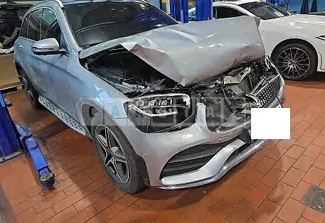 Photo 2 of 10: 2022 Mercedes-Benz GLC300e 4Matic — Korean insurance auction