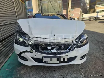 Photo 1 of 12: 2015 Mercedes-Benz E250 BlueTec 4Matic — Korean insurance auction