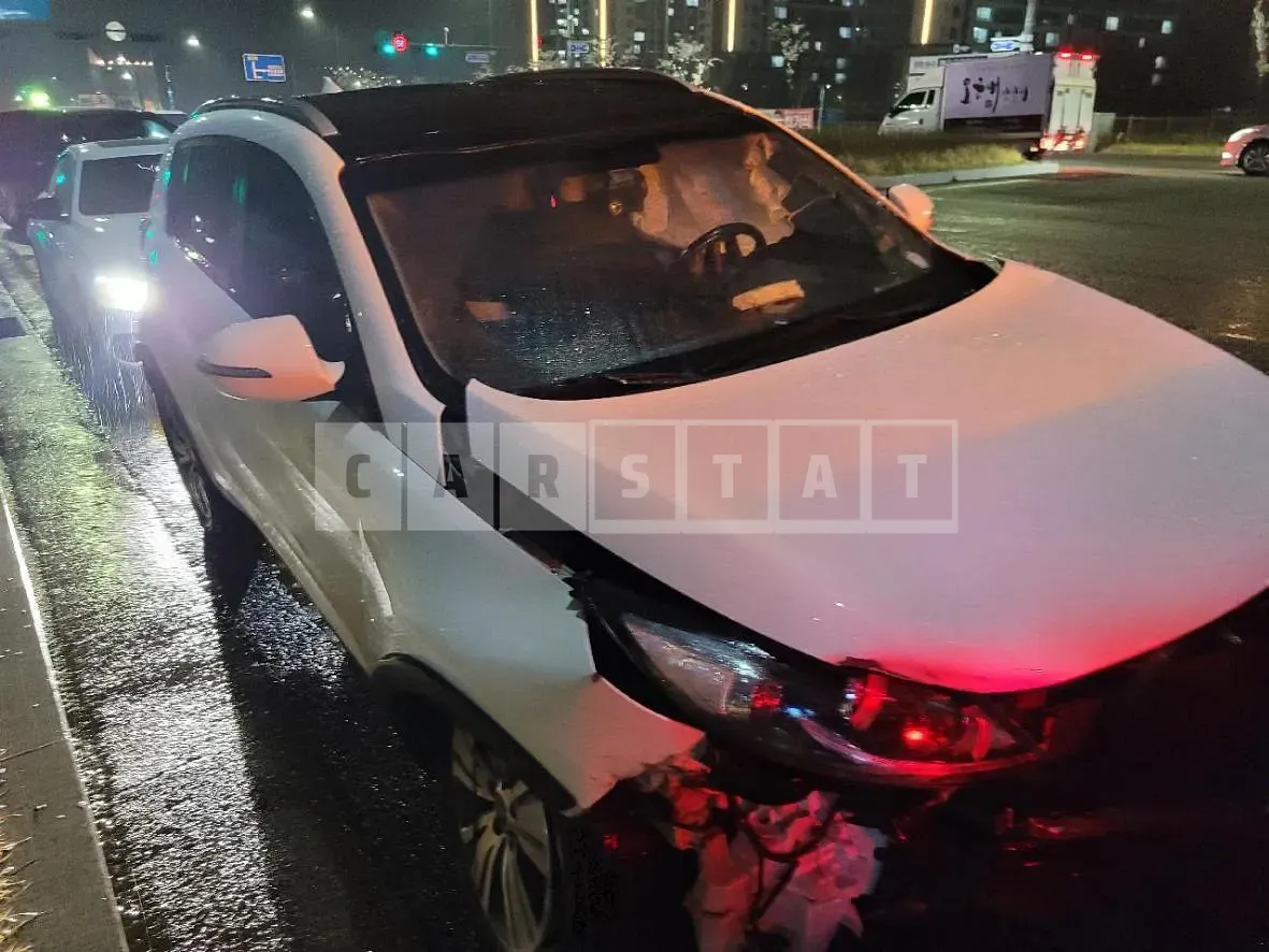 Photo 2 of 4: 2014 Kia Sportage R (4WD) — Korean insurance auction