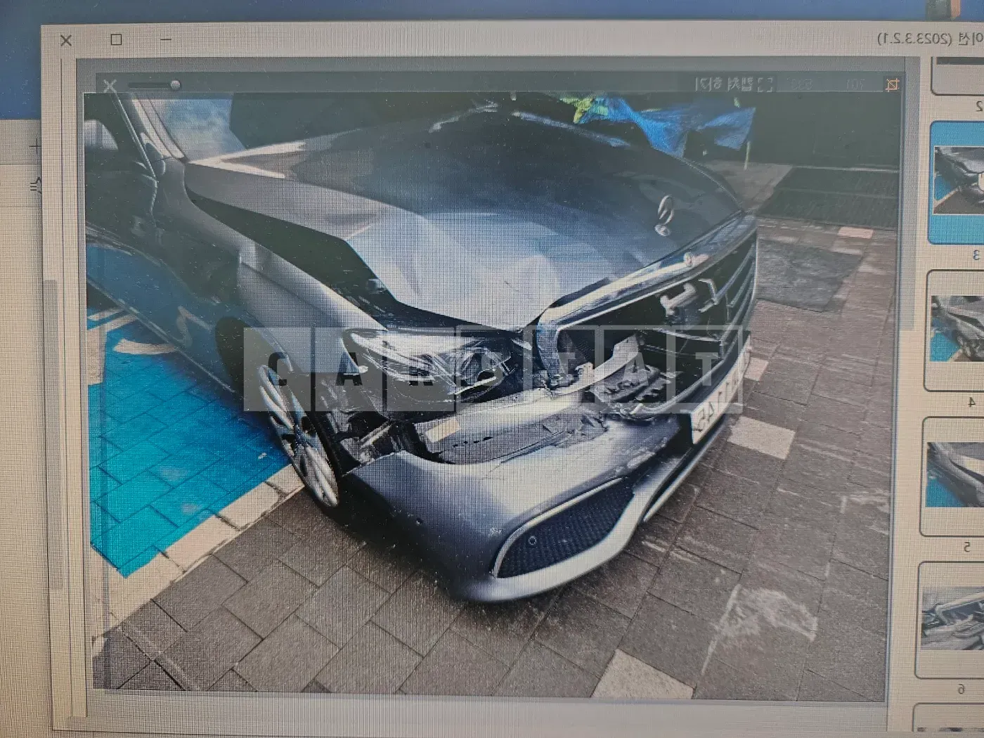 Photo 2 of 6: 2020 Mercedes-Benz E 300 4Matic, VIN WDDZF4KB6LA729927 — Korean insurance auction