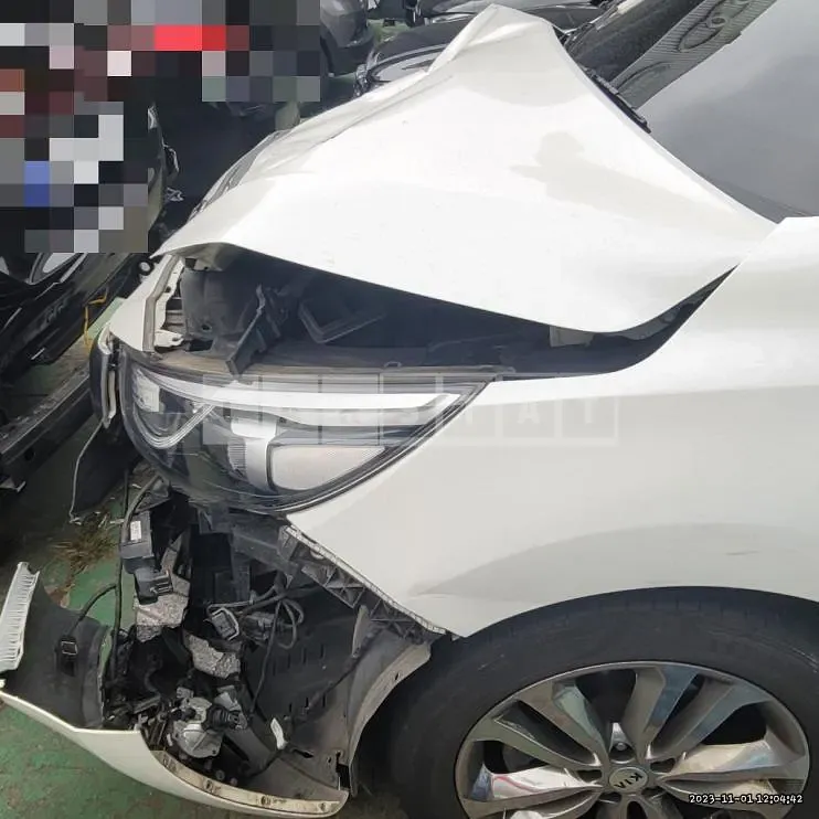 Photo 2 of 15: 2018 Kia Carnivals, VIN KNAMC81ABJS432767 — Korean insurance auction