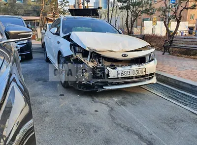 Photo 1 of 5: 2017 Kia K5, VIN KNAGX411BHA134719 — Korean insurance auction