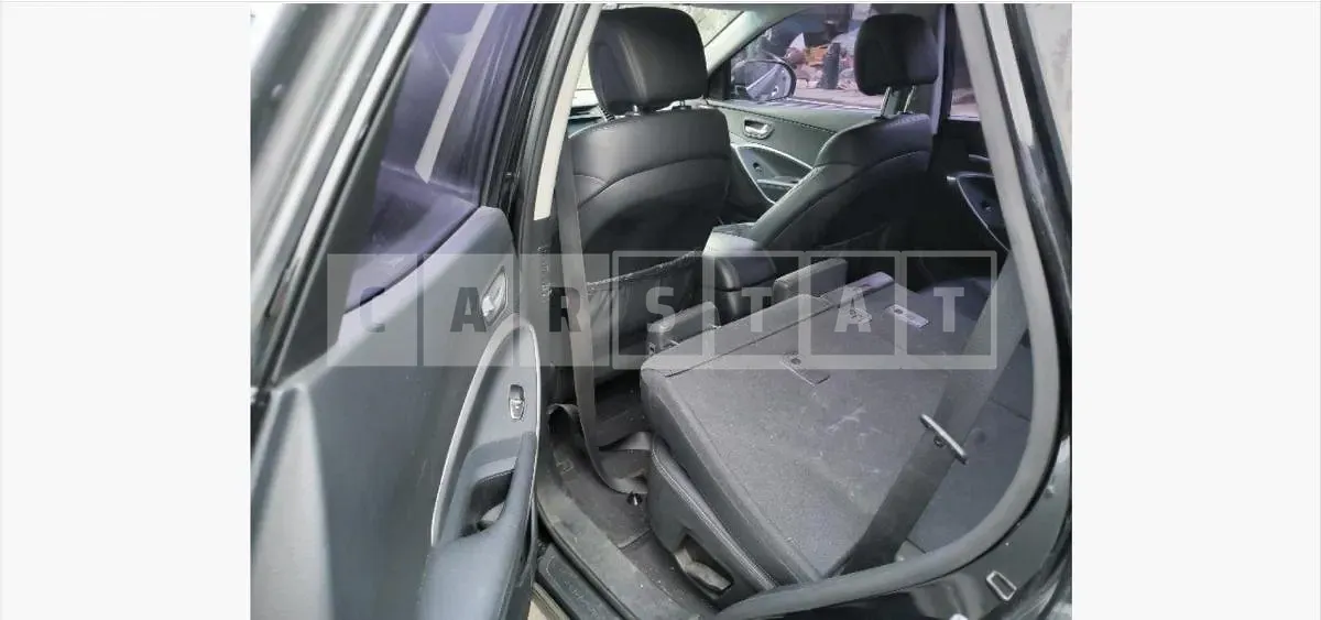 Photo 2 of 10: 2016 Hyundai Santa Fe DM — Korean insurance auction