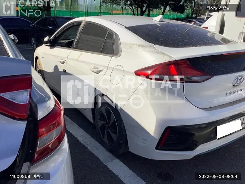Photo 2 of 6: 2017 Hyundai Ionic (Hybrid), VIN KMHC851CGHU023335 — Korean insurance auction