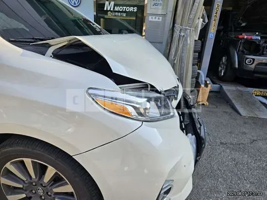 Photo 2 of 19: 2020 Toyota Sienna — Korean insurance auction