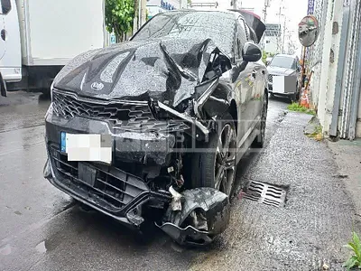 Photo 1 of 40: 2021 Kia K5 — Korean insurance auction