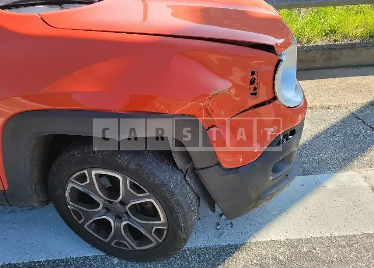 Photo 2 of 12: 2015 Jeep Zip Renegade, VIN 1C4BU0000FPB91821 — Korean insurance auction