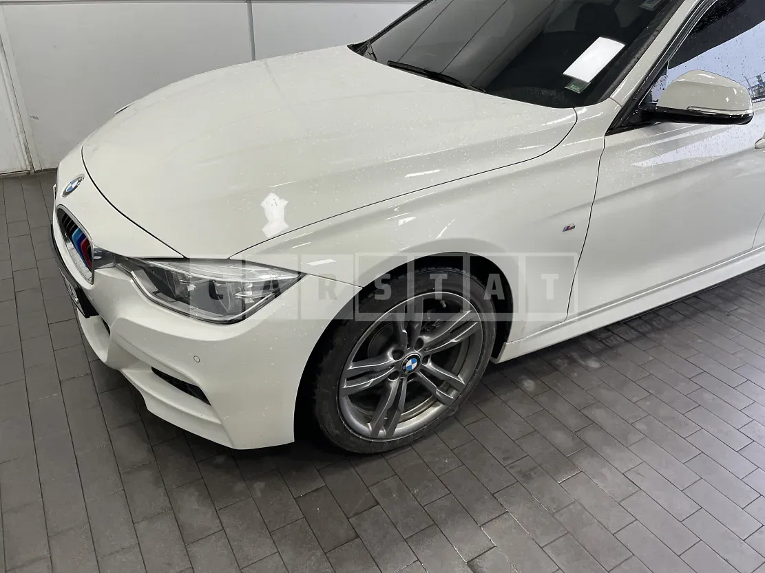 Photo 2 of 12: 2017 BMW 320i — Korean insurance auction