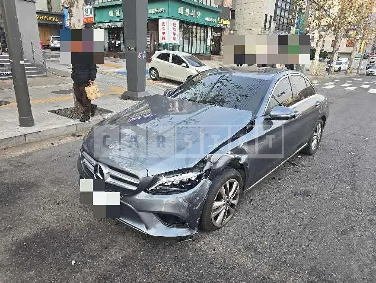 Photo 2 of 4: 2019 Mercedes-Benz C220 d — Korean insurance auction