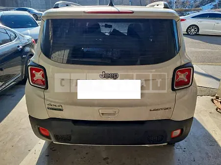Photo 2 of 17: 2018 Jeep Zip Renegade, VIN 1C4BU0000JPH36573 — Korean insurance auction
