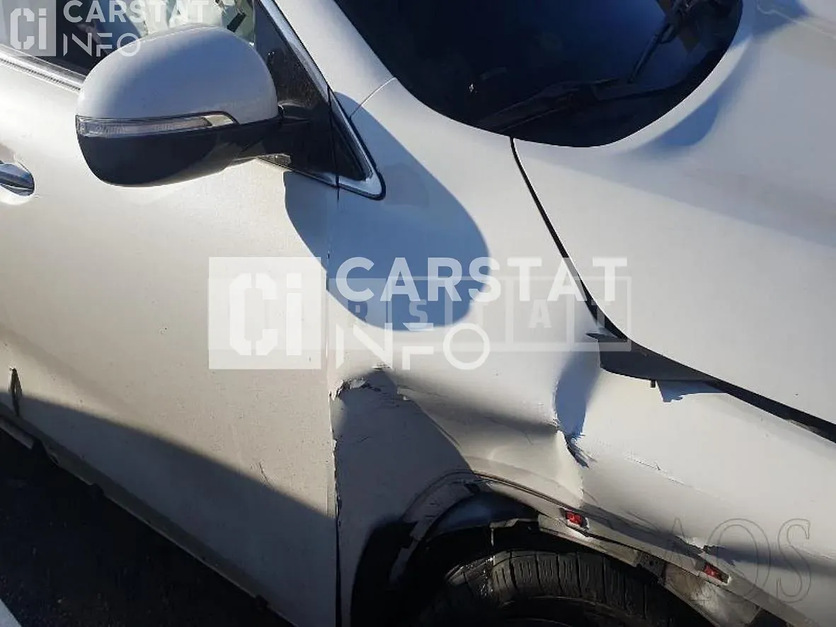 Photo 2 of 6: 2016 Kia Sorento 2.0 — Korean insurance auction