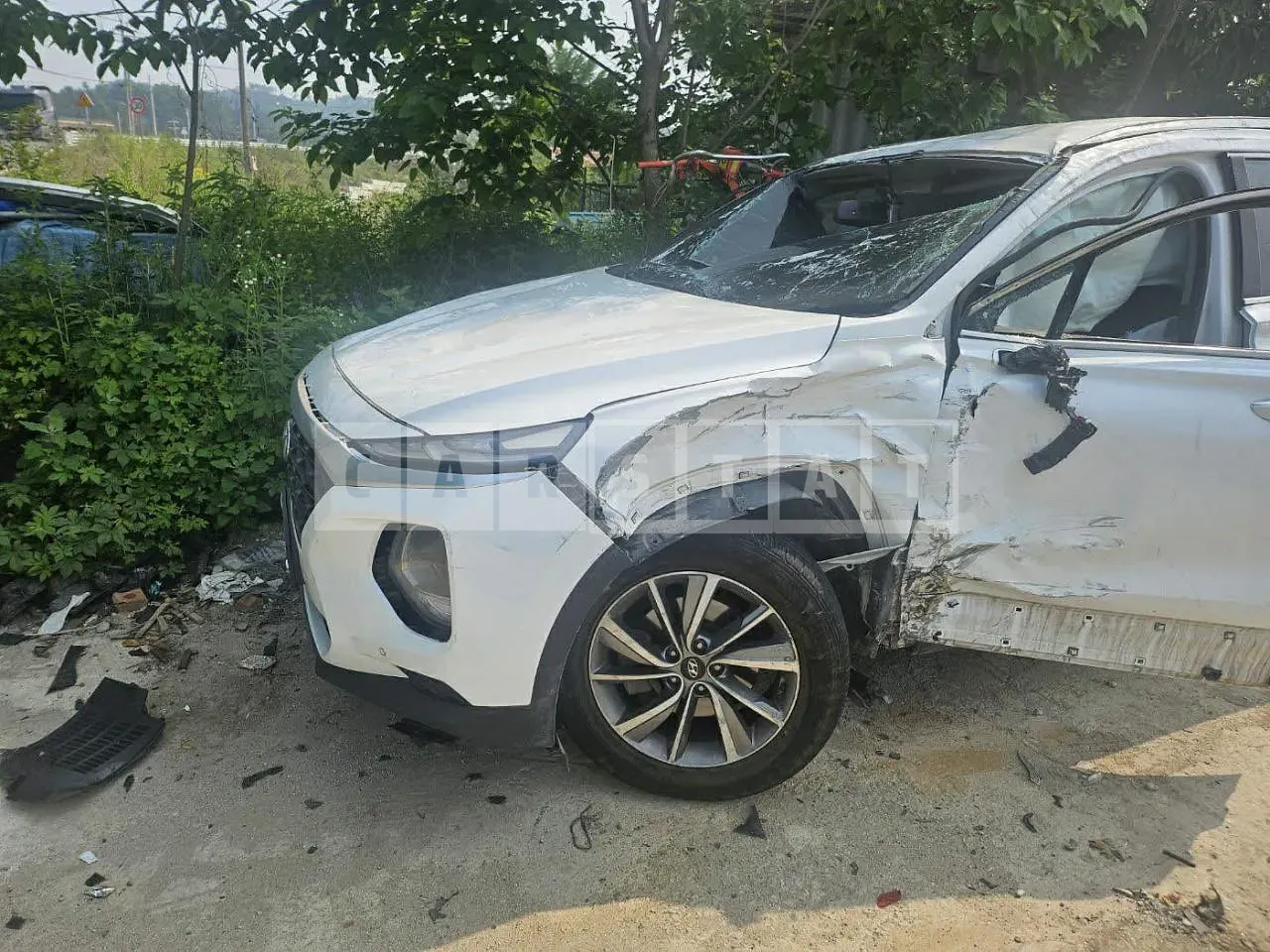 Photo 2 of 7: 2019 Hyundai Santa Fe, VIN KMHS281BBKU182203 — Korean insurance auction