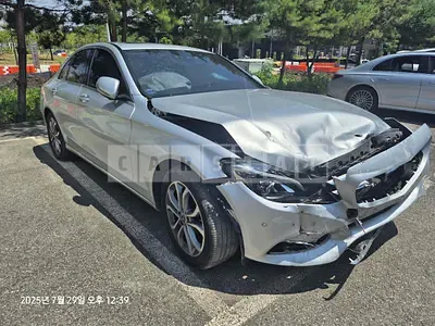 Photo 1 of 19: 2017 Mercedes-Benz C200, VIN WDDWF4CB2HF515156 — Korean insurance auction