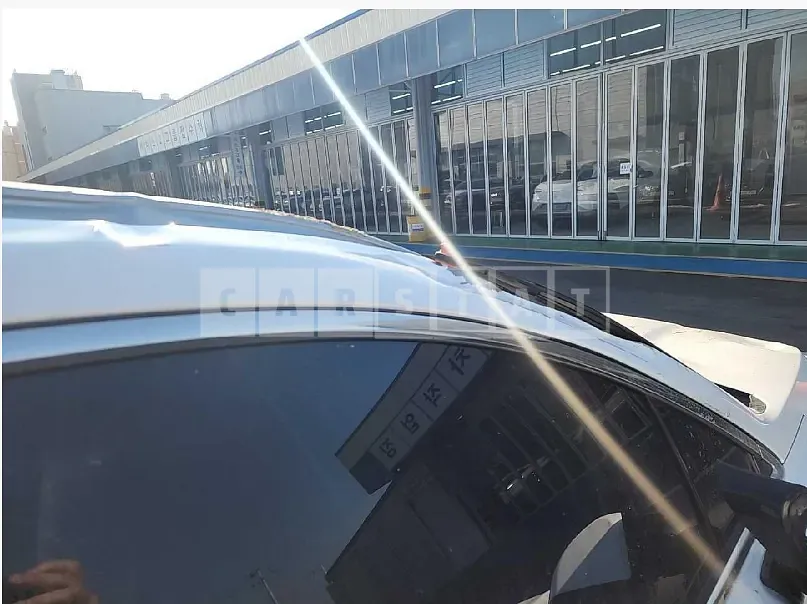 Photo 2 of 15: 2019 Hyundai Santa Fe, VIN KMHS281BBKU177128 — Korean insurance auction