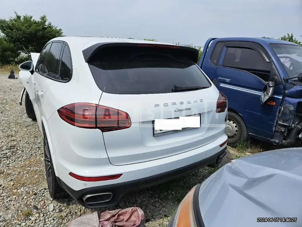 Photo 2 of 30: 2017 Porsche Cayenne Diesel — Korean insurance auction