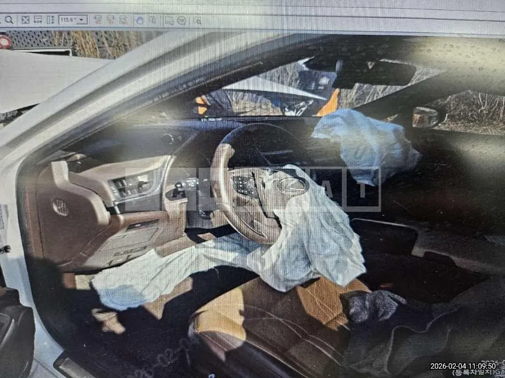 Photo 2 of 14: 2019 Lexus ES300h — Korean insurance auction