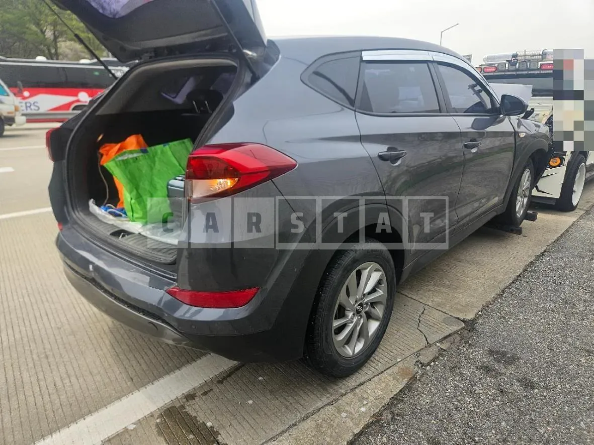Photo 2 of 8: 2015 Hyundai Tucson TL 2.0 — Korean insurance auction