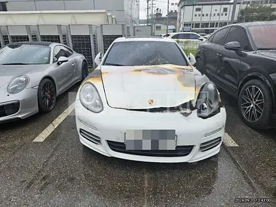 Photo 1 of 98: 2016 Porsche Panamera 4 — Korean insurance auction