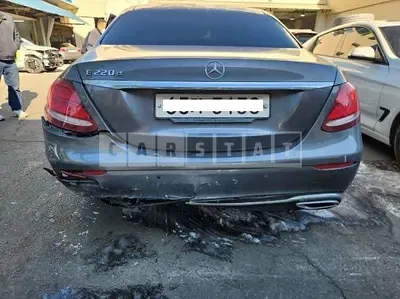 Photo 1 of 50: 2019 Mercedes-Benz E220 d, VIN WDDZF0EB7KA501129 — Korean insurance auction