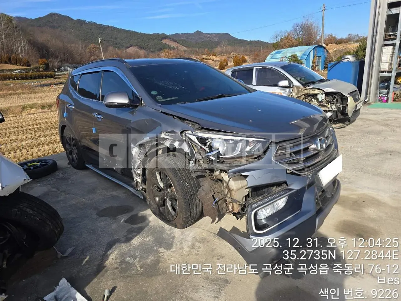 Photo 2 of 22: 2016 Hyundai Santa Fe, VIN KMHSW81UDGU687095 — Korean insurance auction