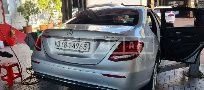 Photo 2 of 16: 2017 Mercedes-Benz E220d, VIN WDDZF0EB7HA181724 — Korean insurance auction