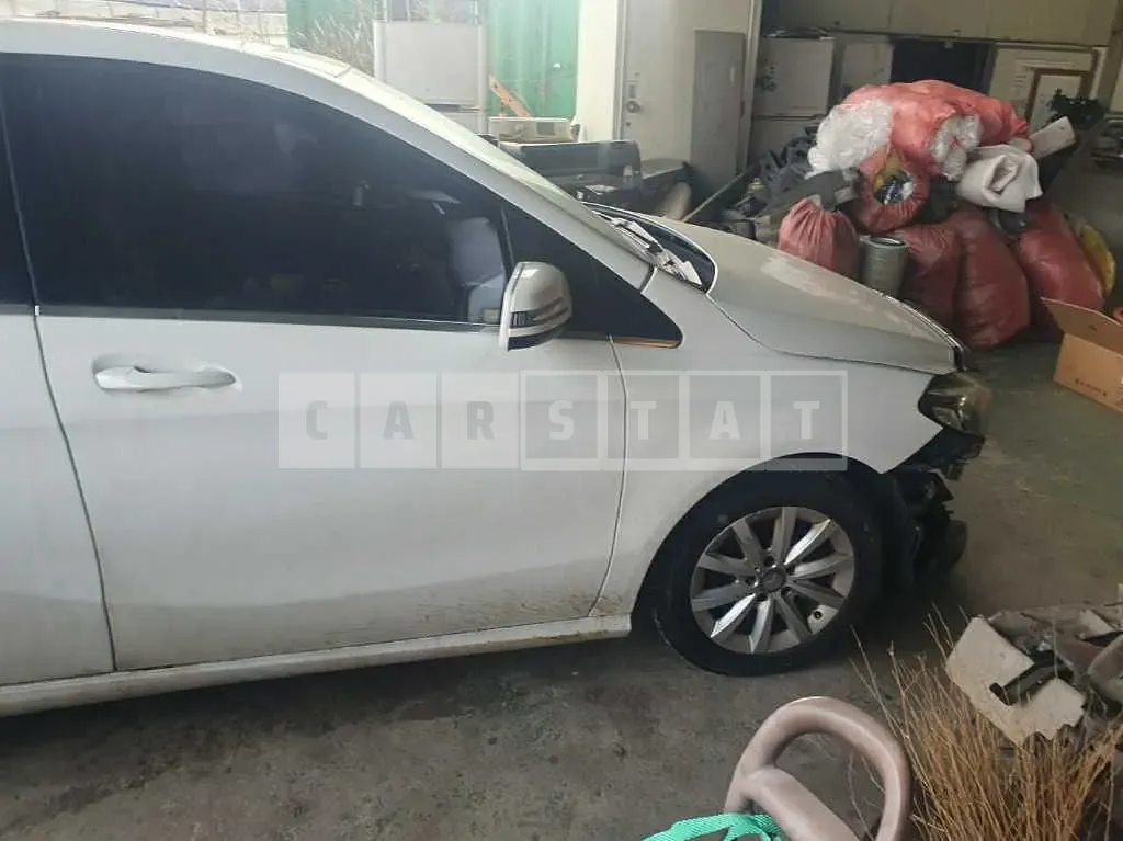 Photo 2 of 8: 2015 Mercedes-Benz B200 CDI, VIN WDDMH0JB2FN125500 — Korean insurance auction