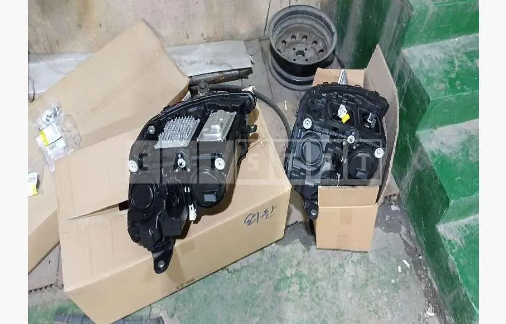 Photo 2 of 5: 2020 Mercedes-Benz (parts) E220 d 4Matic Headlamp — Korean insurance auction