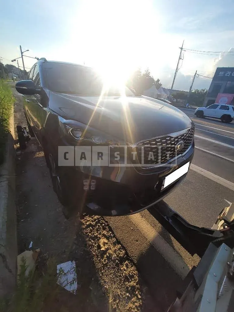 Photo 2 of 20: 2018 Kia Sorento, VIN KNAPS81ABKA527898 — Korean insurance auction