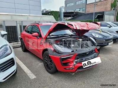Photo 1 of 39: 2018 Porsche Macan GTS, VIN WP1AG2957JLB63155 — Korean insurance auction